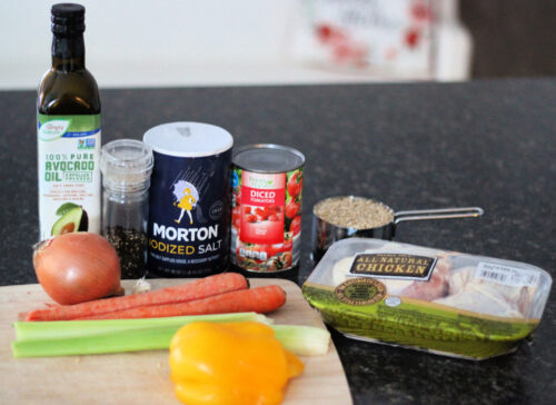 Ingredients needed to make arroz con pollo