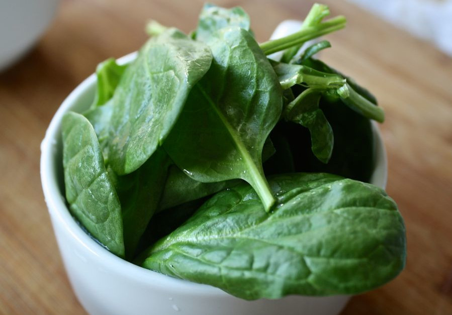spinach leaves in a bowl